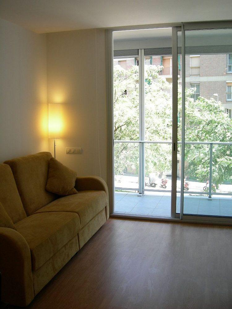Apartaments Travessera Parc Gueell Barcelona Exterior foto
