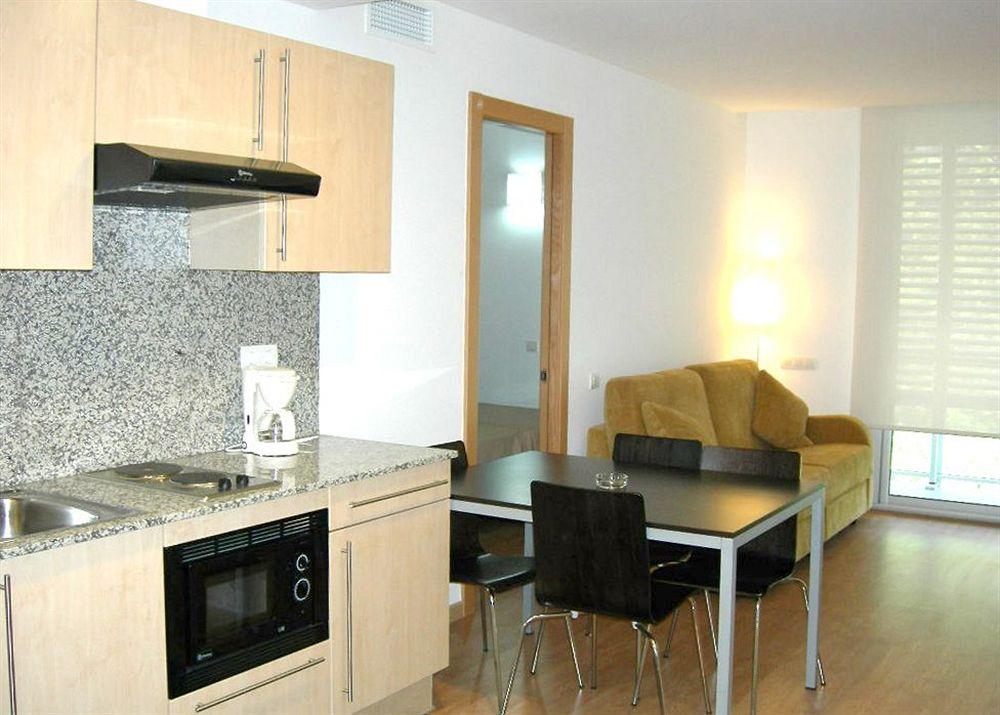 Apartaments Travessera Parc Gueell Barcelona Exterior foto