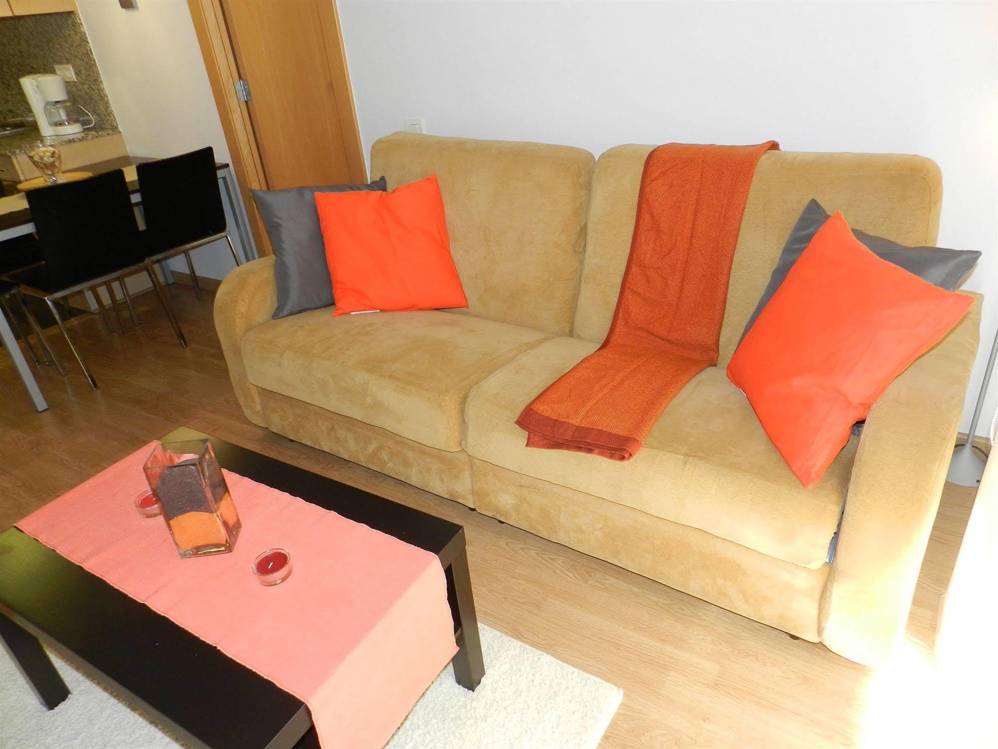 Apartaments Travessera Parc Gueell Barcelona Exterior foto
